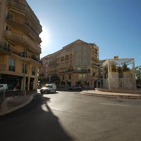 Апартаменты Coquet 2p Avec 2 Balcons, Clim, Parking Et Wi-fi Gratuit, En Plein Centre De - Fr-1-196-157 Ментона